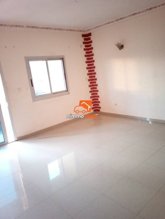 Appartement à louer à Biyemassi