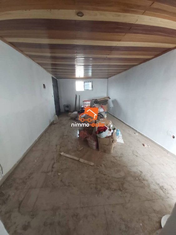 Grand et Beau Bureau à louer Biyem-Assi en Route