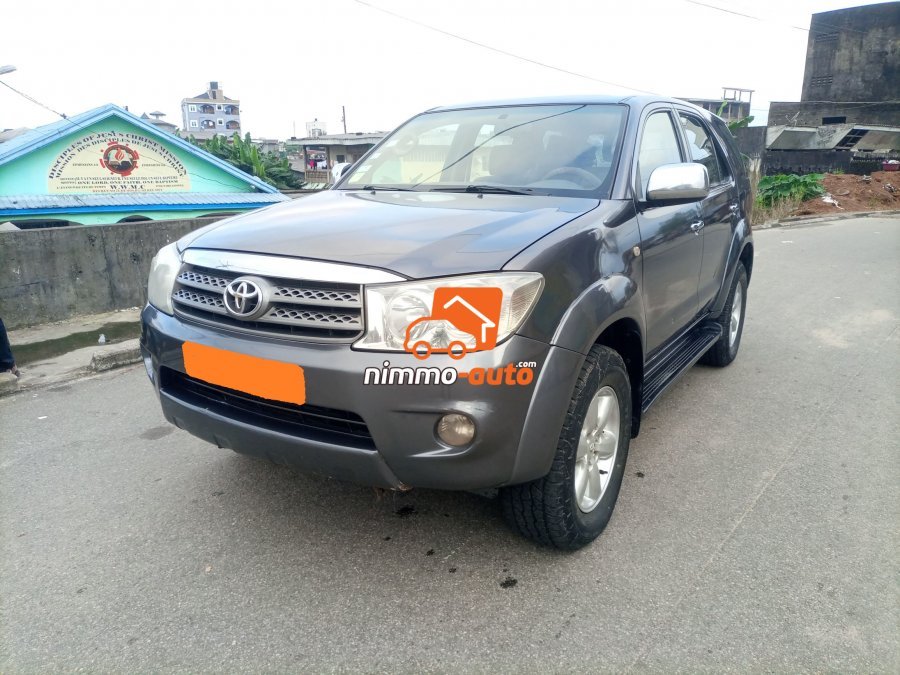 Toyota Fortuner 2012