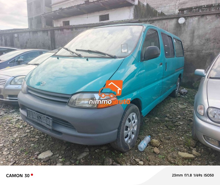 9,600,000FCFA-BUS-TOYOTA HIACE-EN 19PLACES VERSION 2000-OCCASION BELGIQUE-BON ETAT