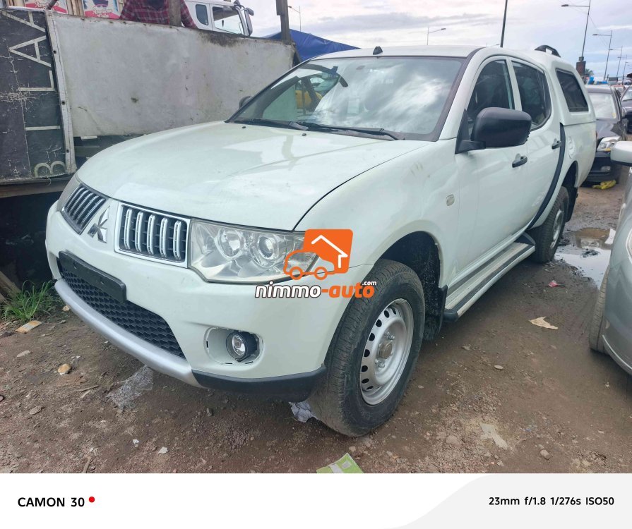 9,800,000FCFA-PICKUP MITSUBISHI L200D 4X4WD VERSION 2011-OCCASION BELGIQUE-FULL OPTION