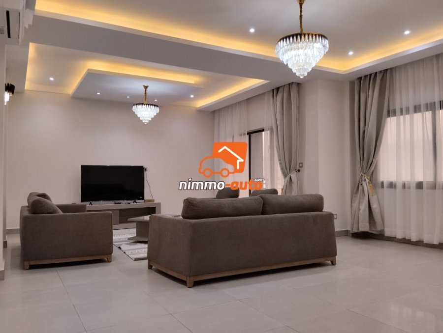 immeuble commercial R+7 nouvellrùent construit à vendre à bastos