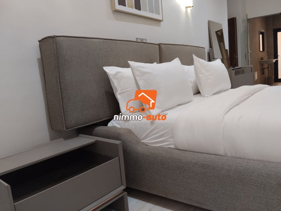 immeuble commercial R+7 nouvellrùent construit à vendre à bastos