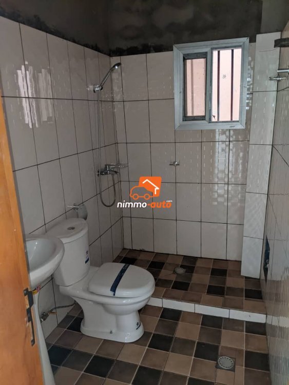 magnifique studio à louer à bastos