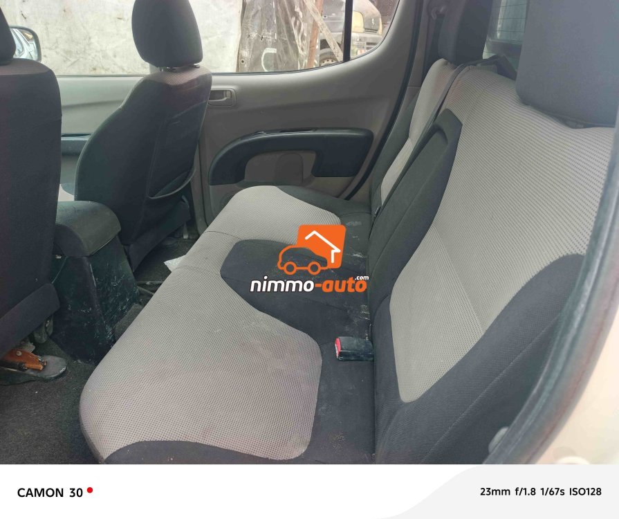 9,800,000FCFA-PICKUP MITSUBISHI L200D 4X4WD VERSION 2011-OCCASION BELGIQUE-FULL OPTION