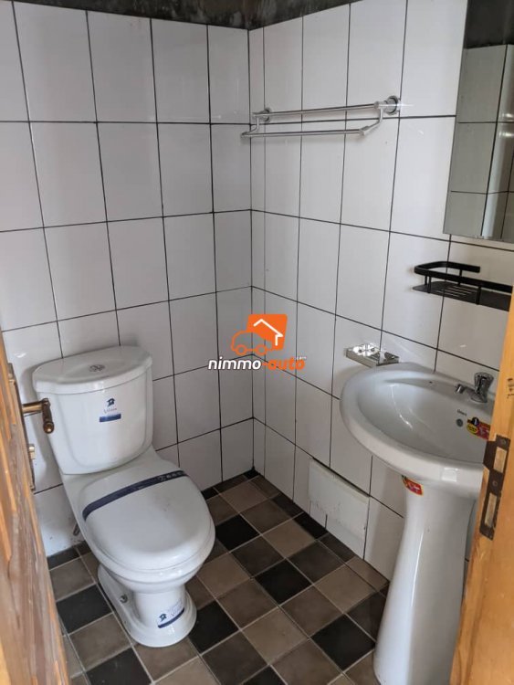 magnifique studio à louer à bastos