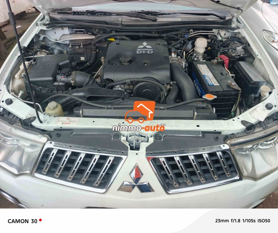 9,800,000FCFA-PICKUP MITSUBISHI L200D 4X4WD VERSION 2011-OCCASION BELGIQUE-FULL OPTION
