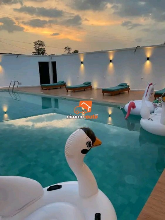 Magnifique appartement meublé luxueux avec piscine à louer à Odza