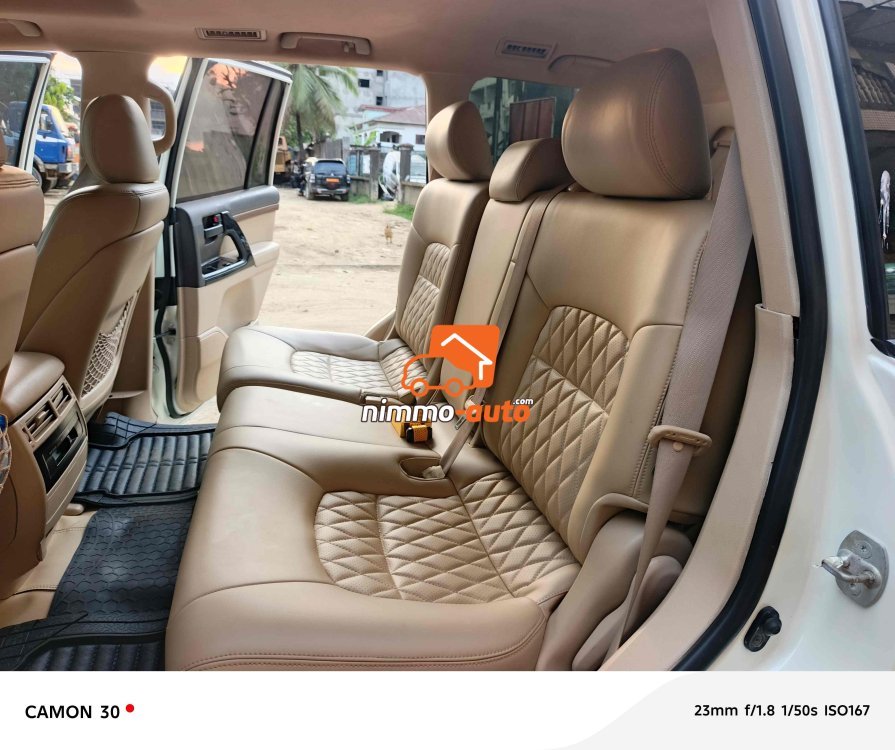 Toyota Landcruiser 4X4WD version 2015 tunée 2020 de Dubai