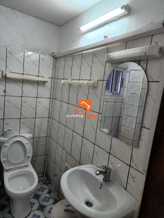 chambre meublée à louer en plein centre de Bonapriso