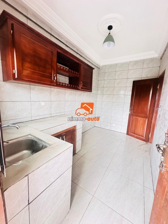 STUDIO HAUT STANDING  A LOUER NSYMEYONG