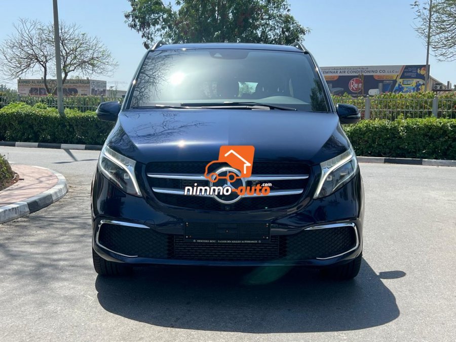 Mercedes Van très confortable à louer dans la ville de Yaoundé