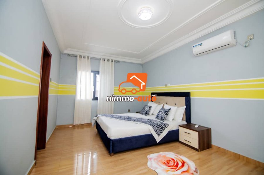 Vaste appartement meublé à louer à Japoma