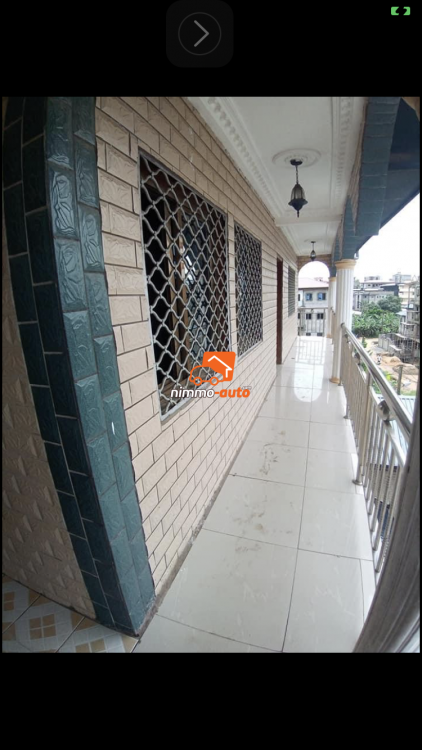 Appartement à louer à Kotto bloc L