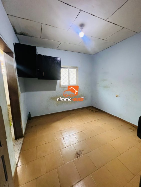 chambre moderne à louer à biyemassi