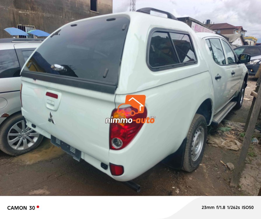 9,800,000FCFA-PICKUP MITSUBISHI L200D 4X4WD VERSION 2011-OCCASION BELGIQUE-FULL OPTION