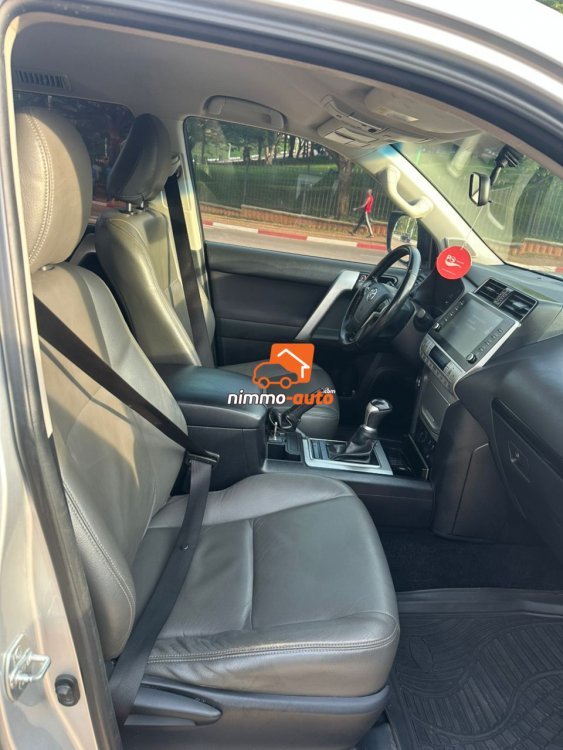 Magnifique Prado à louer pour tous vos déplacements dans la ville et en dehors