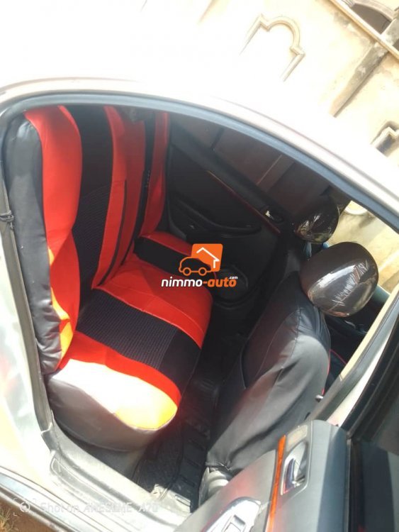 toyota avensi s tete de cochon à vendre