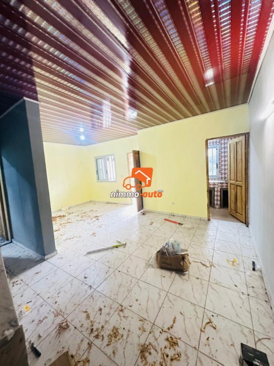 studio moderne nouvellement construit à obobogo