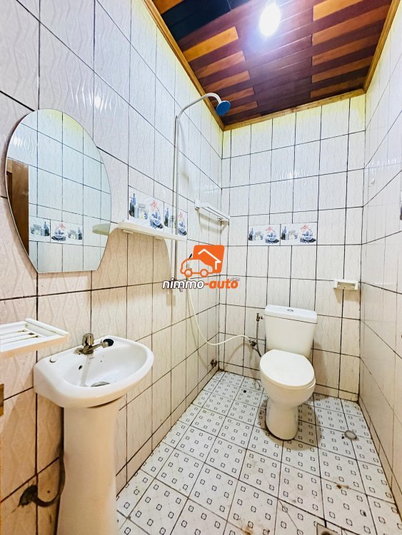 Studio bon  standing à louer à biyemassi