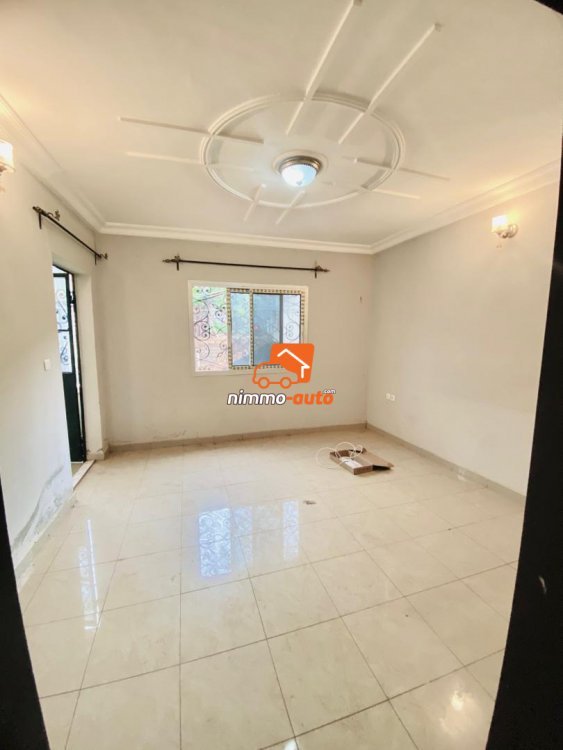 vaste appartement à louer à simbock