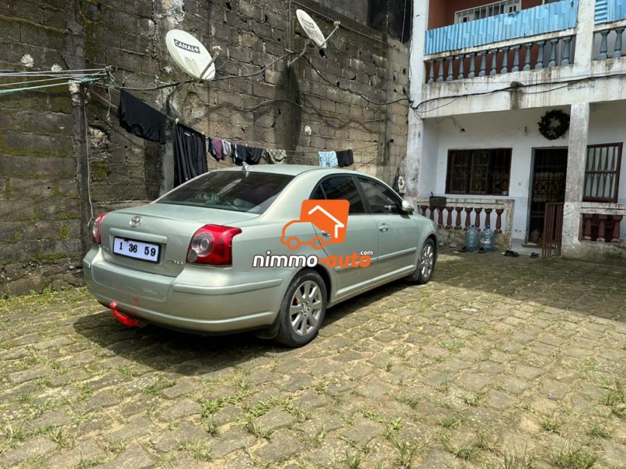 toyota avensis tête de cochon à vendre