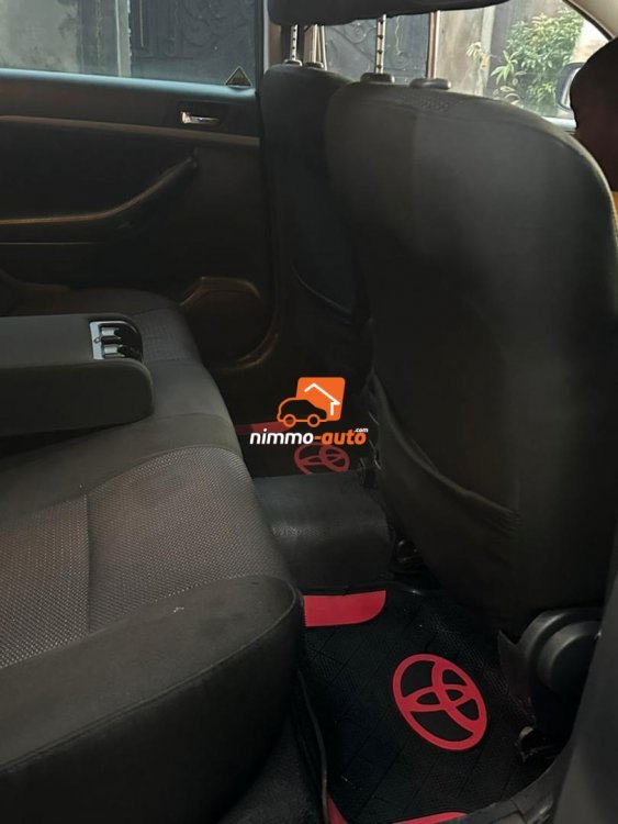 toyota avensis tête de cochon à vendre