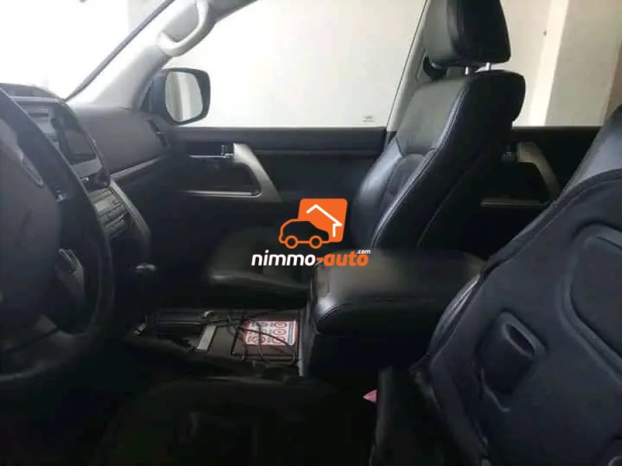 Toyota land cruiser 2012 a louer