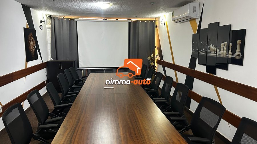 Grande salle de conférence avec capacités de 8 places,15 places,25 places,35 places,45 places et 100 places de 75.000 a 250.000