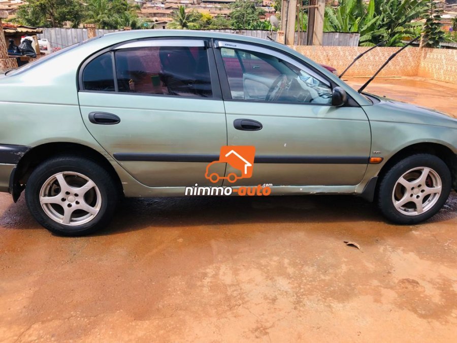 TOYOTA AVENSIS VVTI 2002 à vendre à Yaoundé