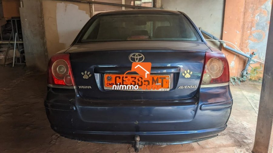 Toyota Avensis à louer avec chauffeur