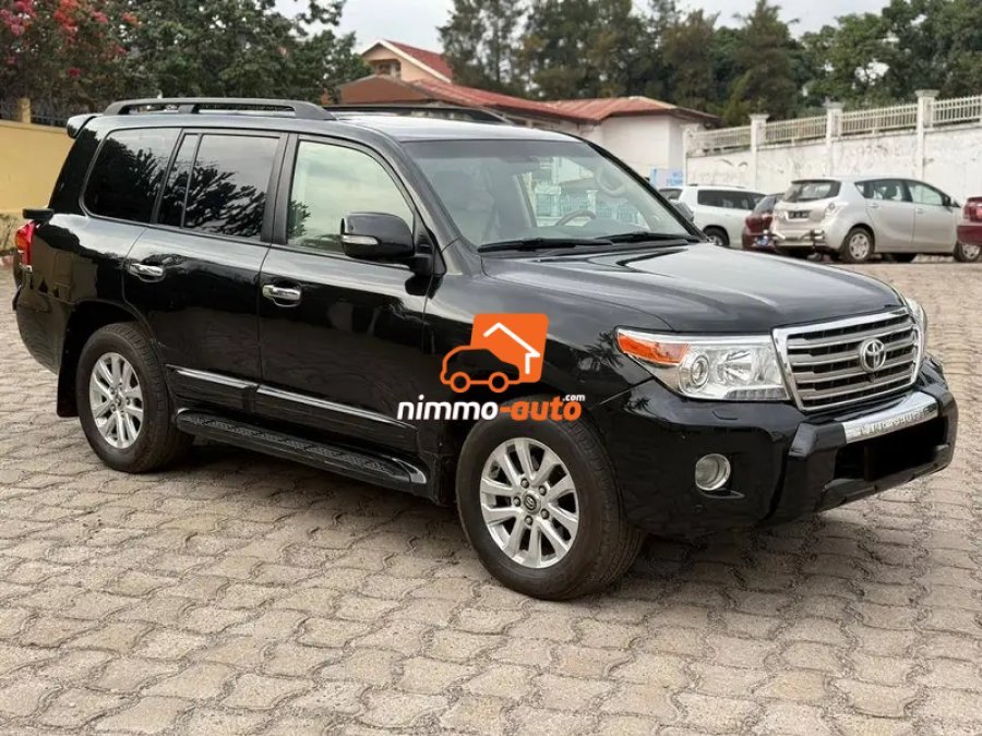 Toyota land cruiser 2012 a louer