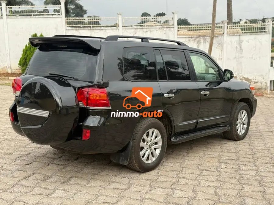 Toyota land cruiser 2012 a louer