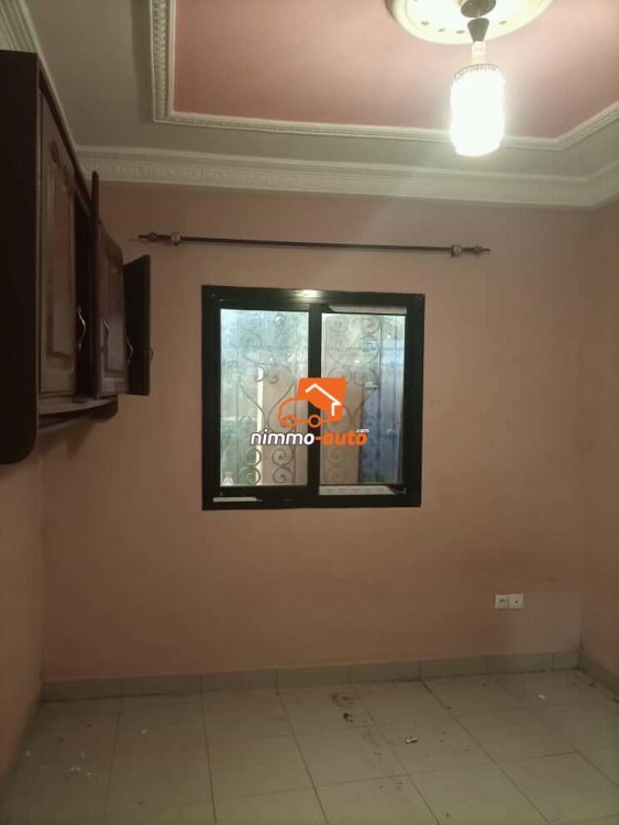 Appartement a louer a yaoundé double entrée ( pont d'éfoulan / entrée terre rouge)