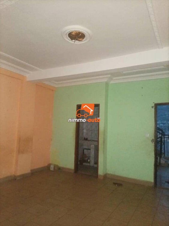 Studio moderne Oyomabang