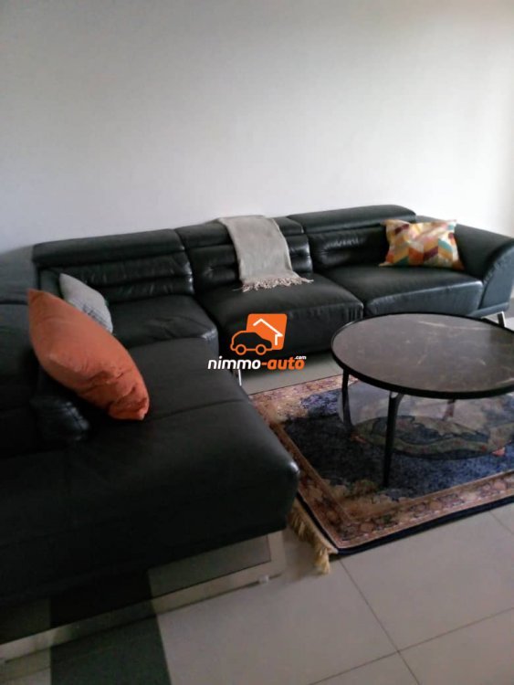 Vaste appartement meublé à Bastos Golf