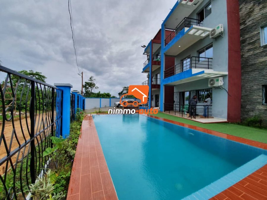 Joli appartement meublé avec piscine à louer à Kribi londji