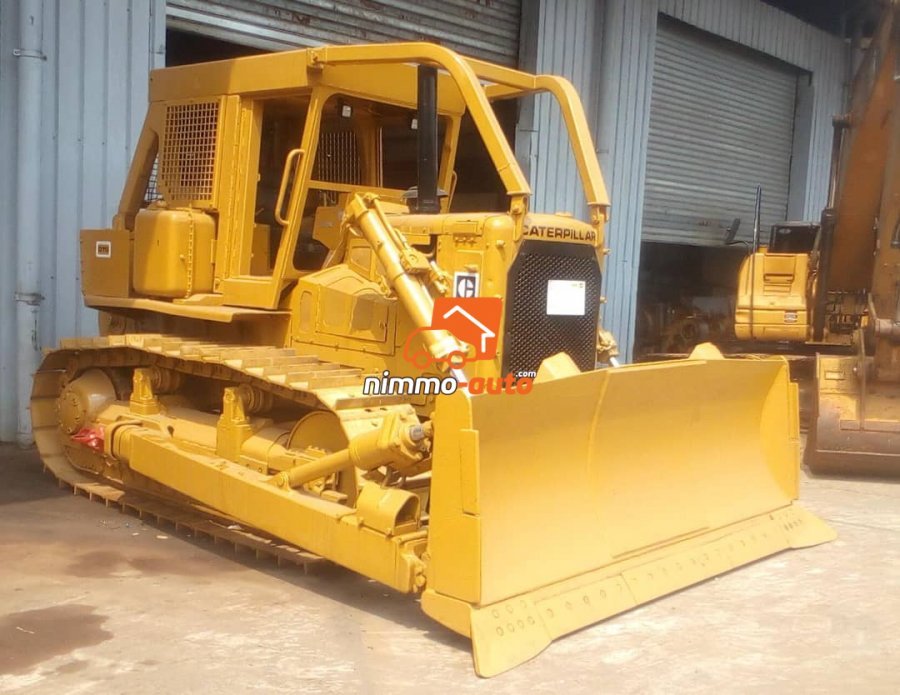 Caterpillar D7G à vendre à Douala