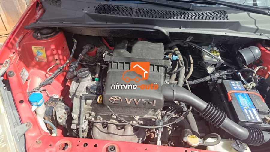 Toyota yaris , juste 2 semaines au pays