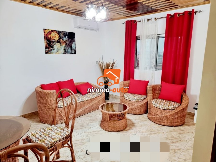 Studio meublé à louer à Ydé Biyem assi