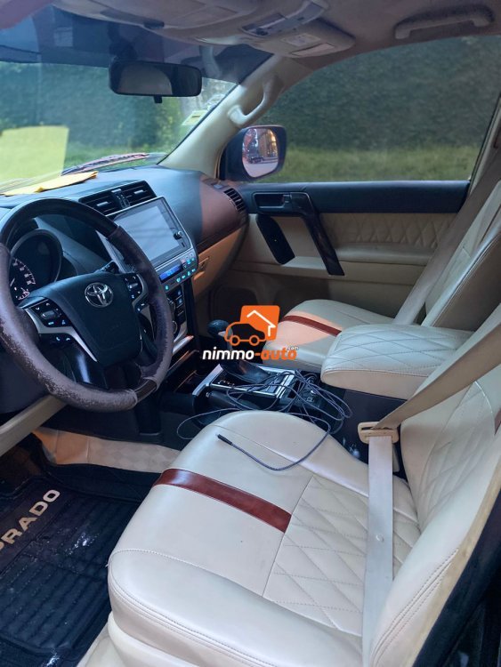 Toyota prado dans un état excellent état à louer dans la ville de Douala