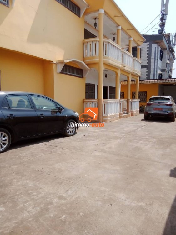 magnifique immeuble à vendre au quatier biyem-assi