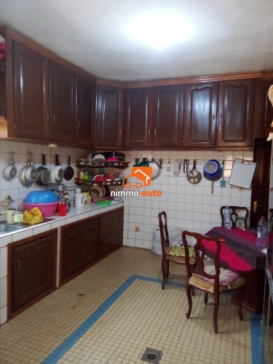 magnifique immeuble à vendre au quatier biyem-assi