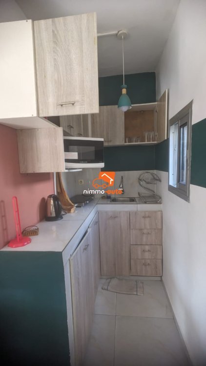 studio meublé et très bien situé à louer à Akwa