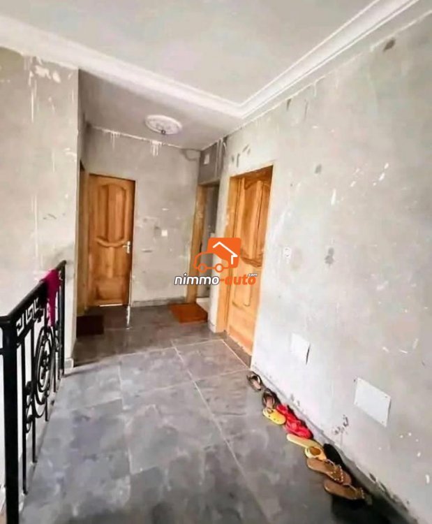 Magnifique duplex à vendre au quartier Nkolnda