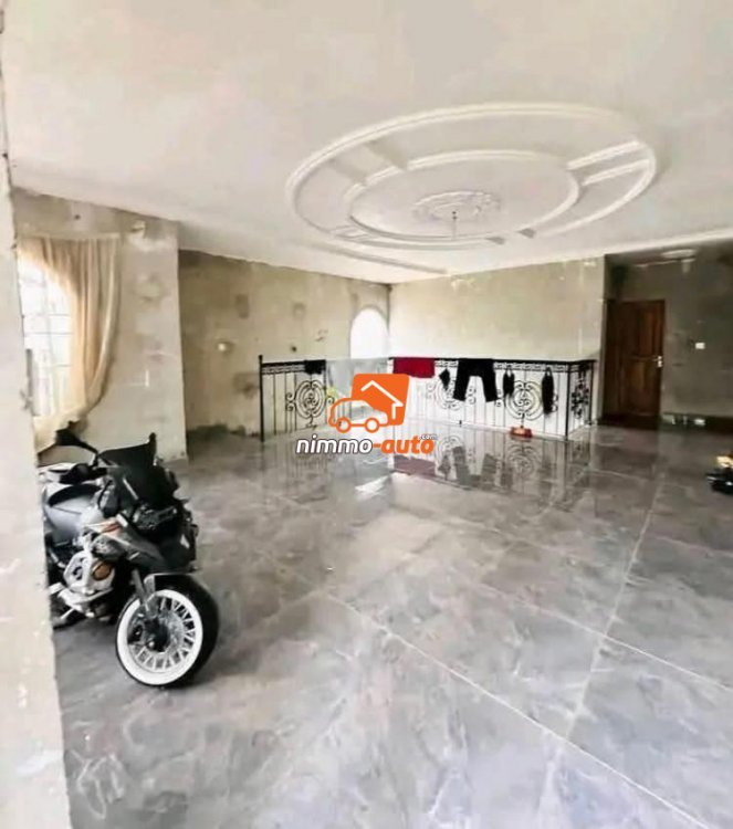 Magnifique duplex à vendre au quartier Nkolnda