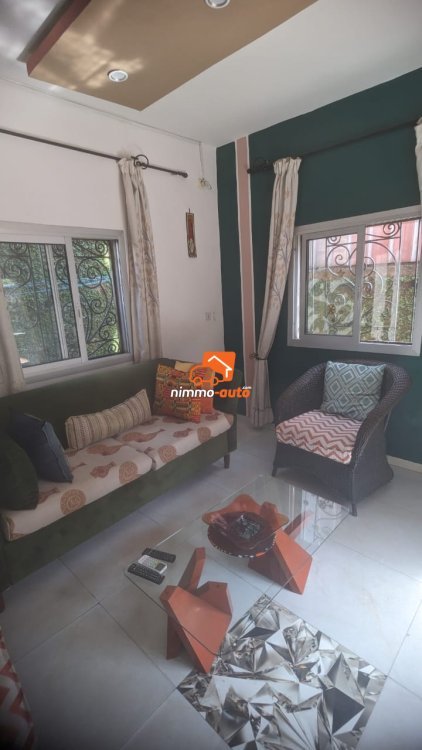 studio meublé et très bien situé à louer à Akwa