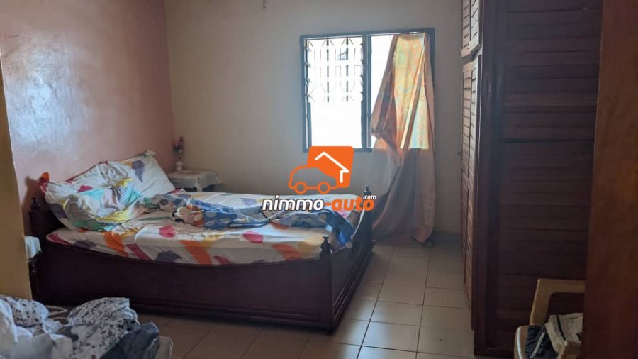 villa titrée à vendre Nkolondom (environs Messassi)