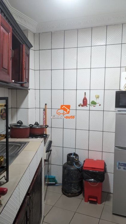 Vaste studio meublé à louer à AKWA