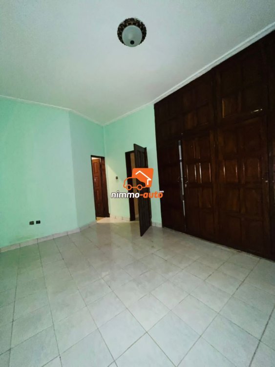 maison à louer à Biyem-assi